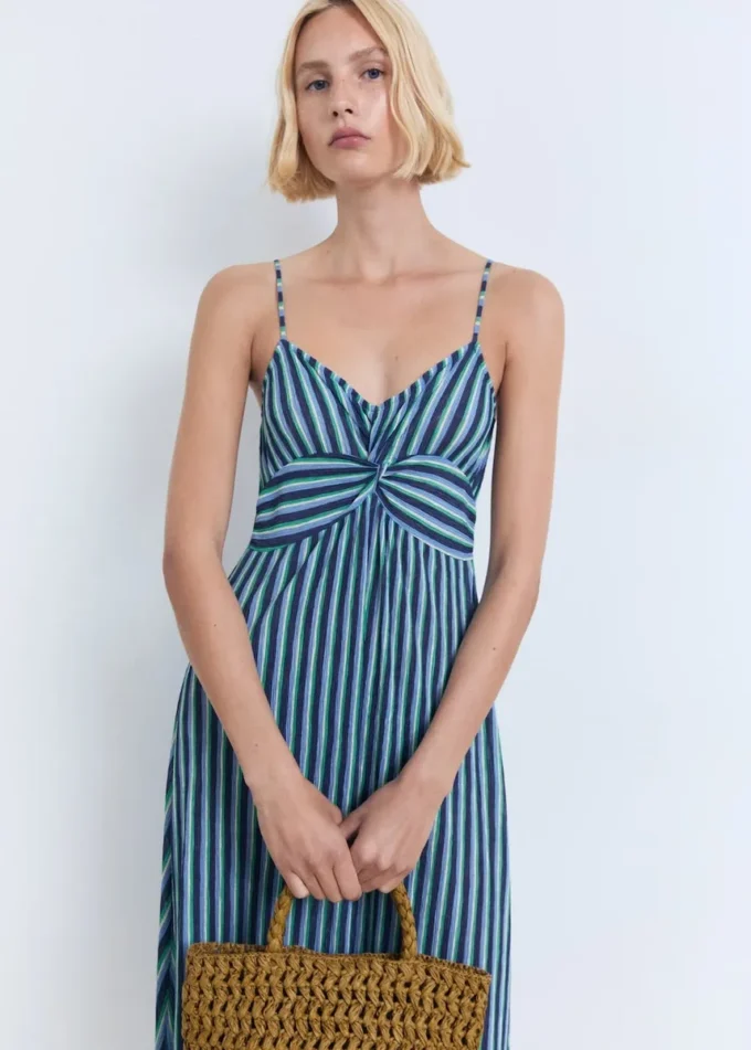 Robe rayée froncée Robe rayée froncée