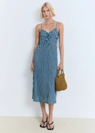 Robe rayée froncée