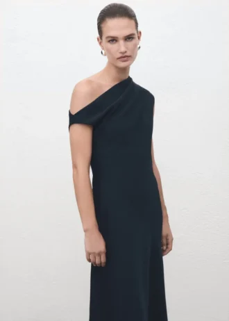 Robe trapèze à encolure asymétrique