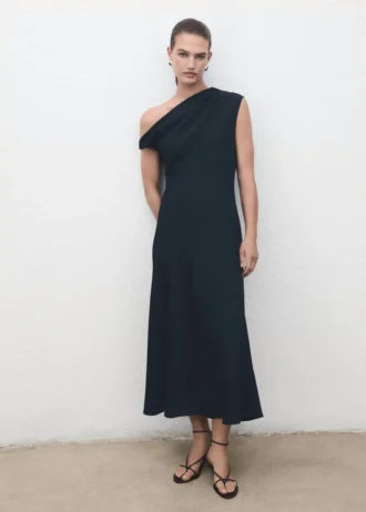 Robe trapèze à encolure asymétrique