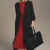 Robe trapèze à encolure asymétrique Robe trapèze à encolure asymétrique