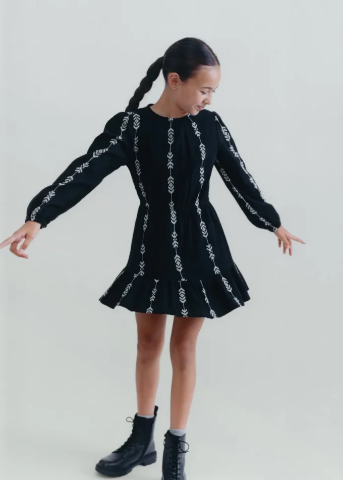 Robe à volants brodée Robe à volants brodée
