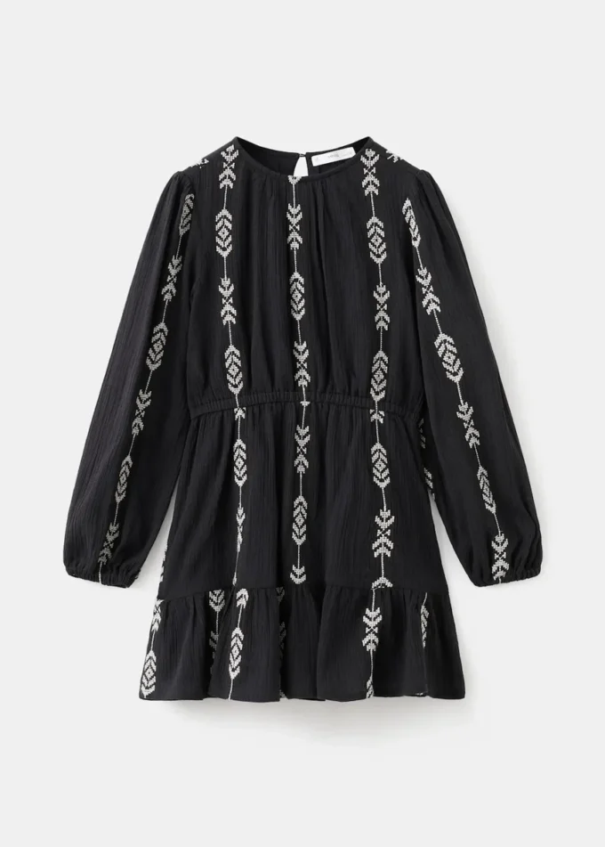 Robe à volants brodée Robe à volants brodée