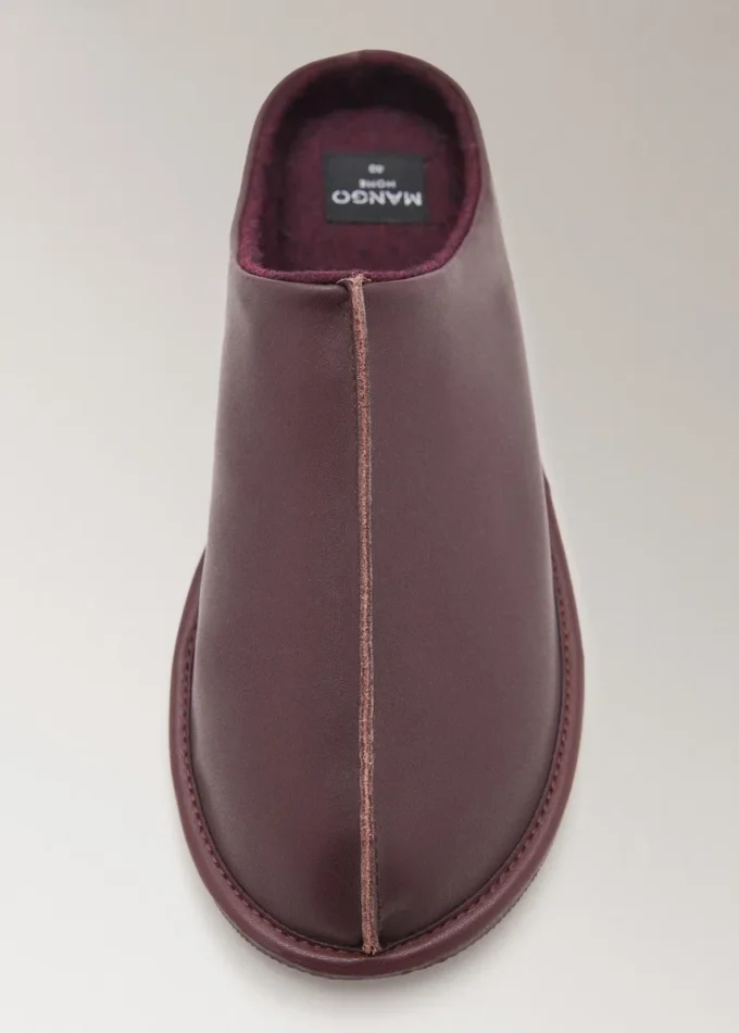 Sabots en cuir avec détails cousus Sabots en cuir avec détails cousus