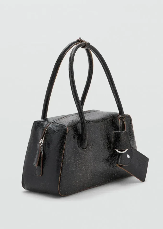 Sac à bandoulière en cuir avec breloques Sac à bandoulière en cuir avec breloques