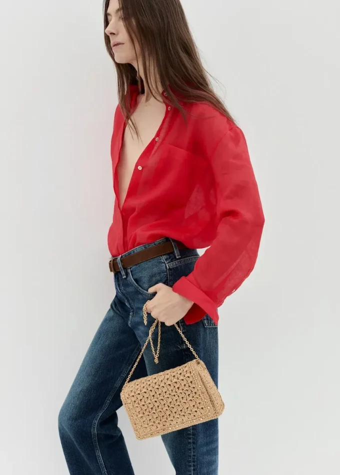 Sac à bandoulière en fibres naturelles avec clous Sac à bandoulière en fibres naturelles avec clous