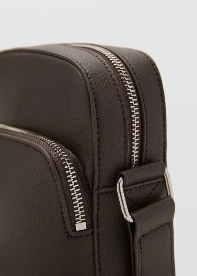 Sac à bandoulière en simili cuir verni Sac à bandoulière en simili cuir verni