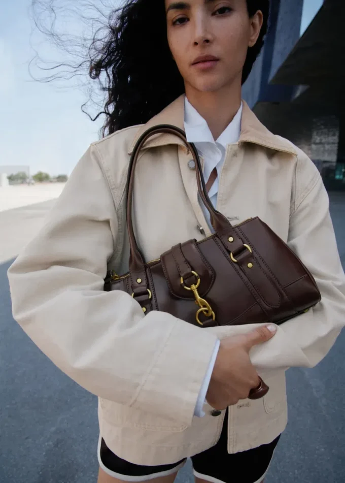 Sac à bandoulière moyen avec mousqueton Sac à bandoulière moyen avec mousqueton