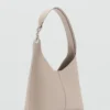 Sac cabas avec détails métalliques Sac cabas avec détails métalliques