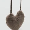 Sac à main en fausse fourrure en forme de cœur Sac à main en fausse fourrure en forme de cœur