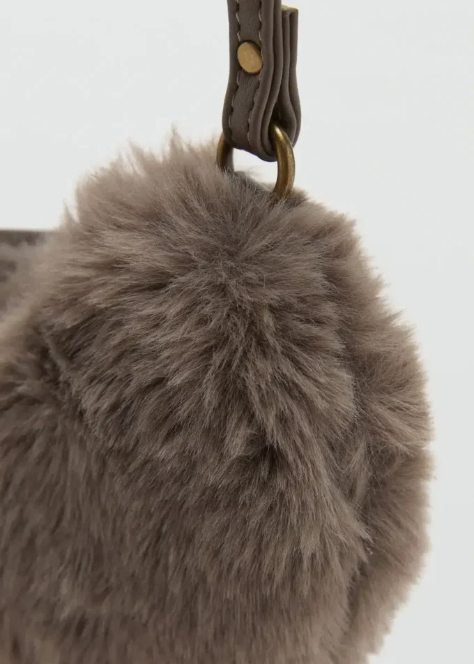 Sac à main en fausse fourrure en forme de cœur Sac à main en fausse fourrure en forme de cœur