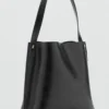 Sac seau avec détails métalliques Sac seau avec détails métalliques