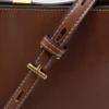 Sac seau avec détails métalliques Sac seau avec détails métalliques