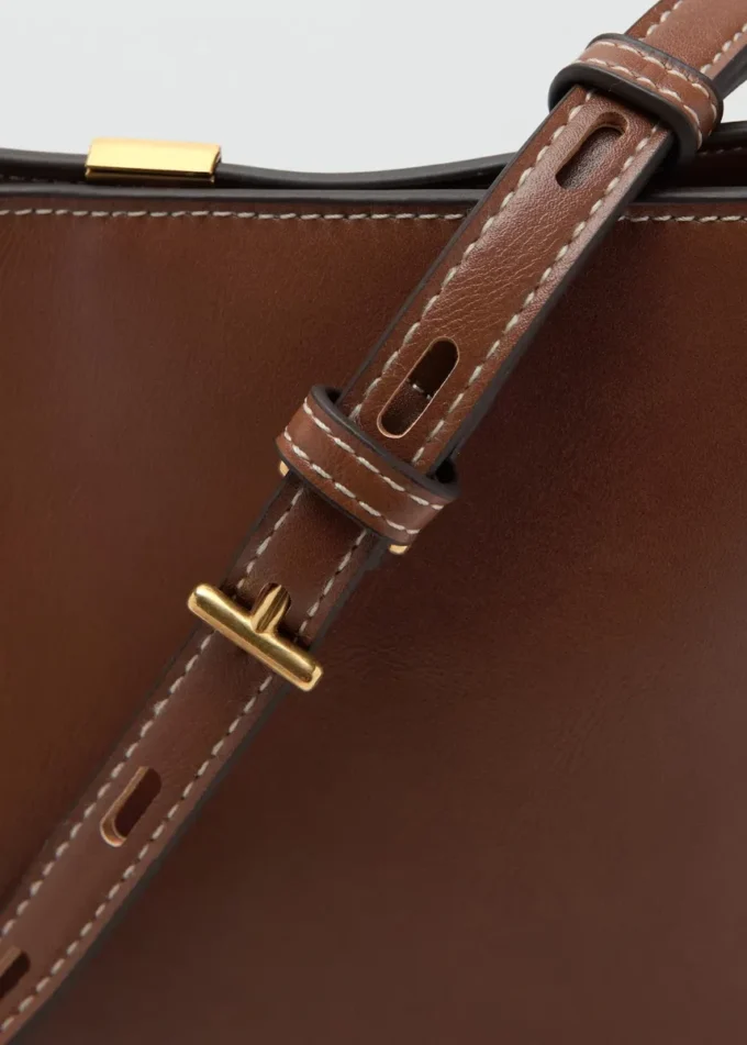 Sac seau avec détails métalliques Sac seau avec détails métalliques