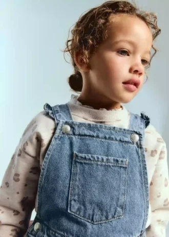 Salopette en denim à volants