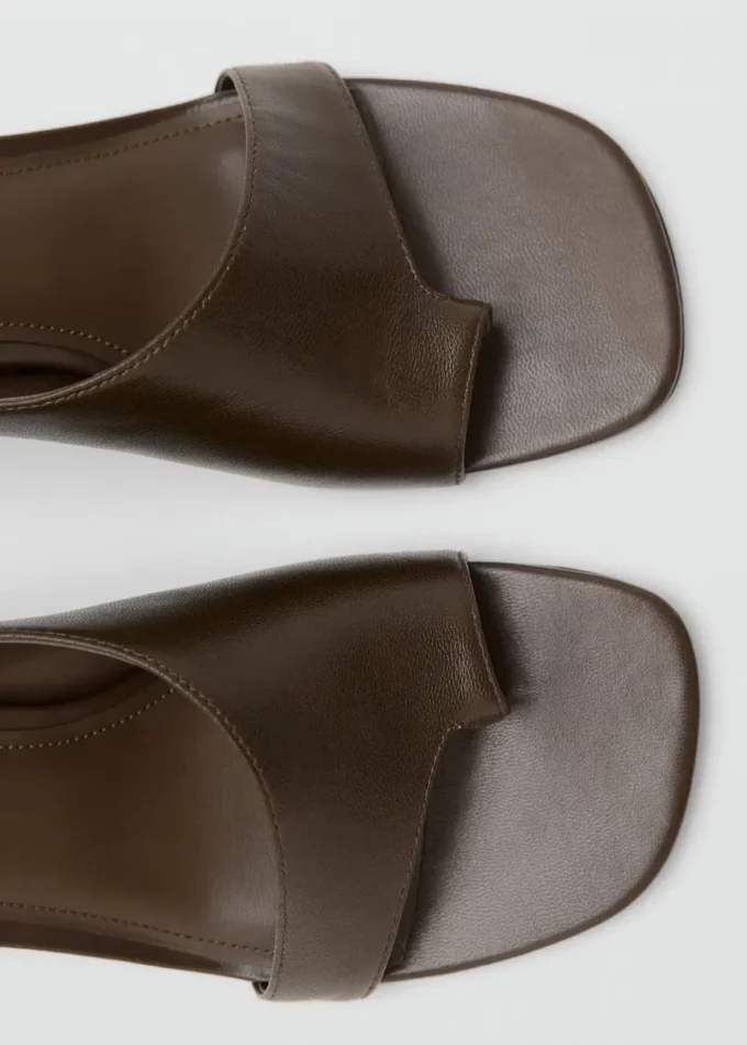 Sandales asymétriques en cuir Sandales asymétriques en cuir