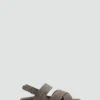 Sandales en cuir croisées avec boucle