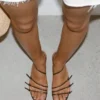 Sandales à talons bobines et boucles