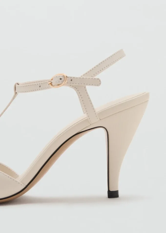 Sandales à talons en cuir avec lanières Sandales à talons en cuir avec lanières