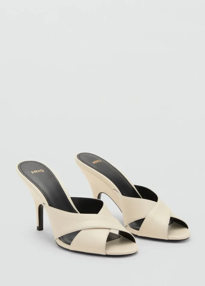 Sandales à talons en cuir avec lanières croisées Sandales à talons en cuir avec lanières croisées