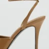 Sandales à talons et bride à la cheville