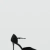 Sandales à talons et lanières ornées de strass