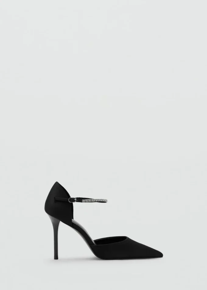 Sandales à talons et lanières ornées de strass