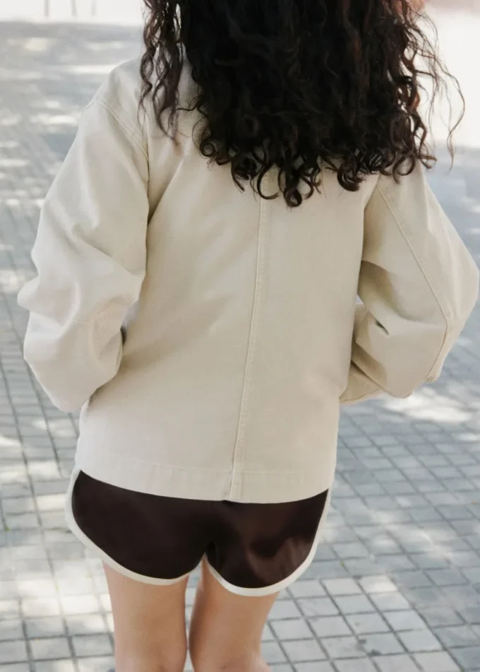 Short avec bordure contrastée Short avec bordure contrastée