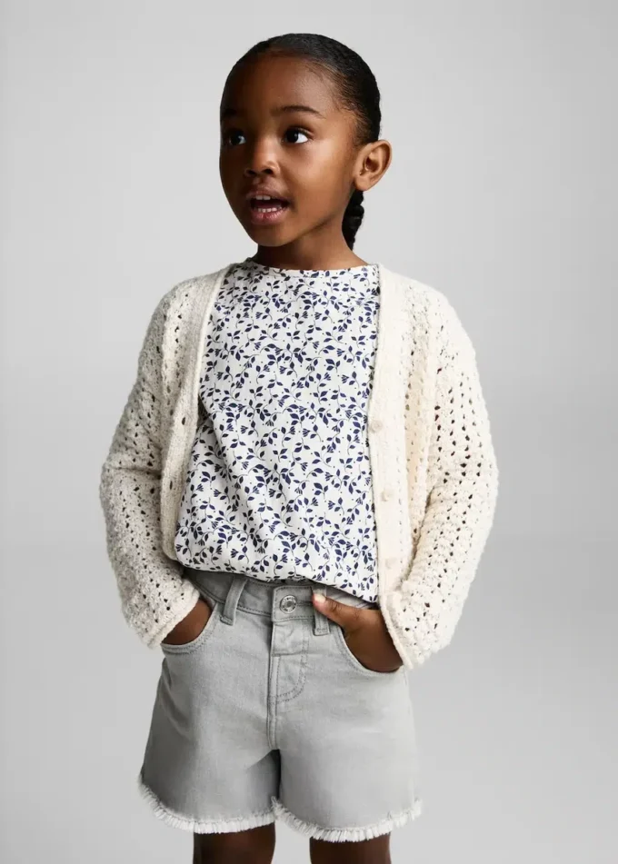 Short en denim à ourlet effiloché Short en denim à ourlet effiloché