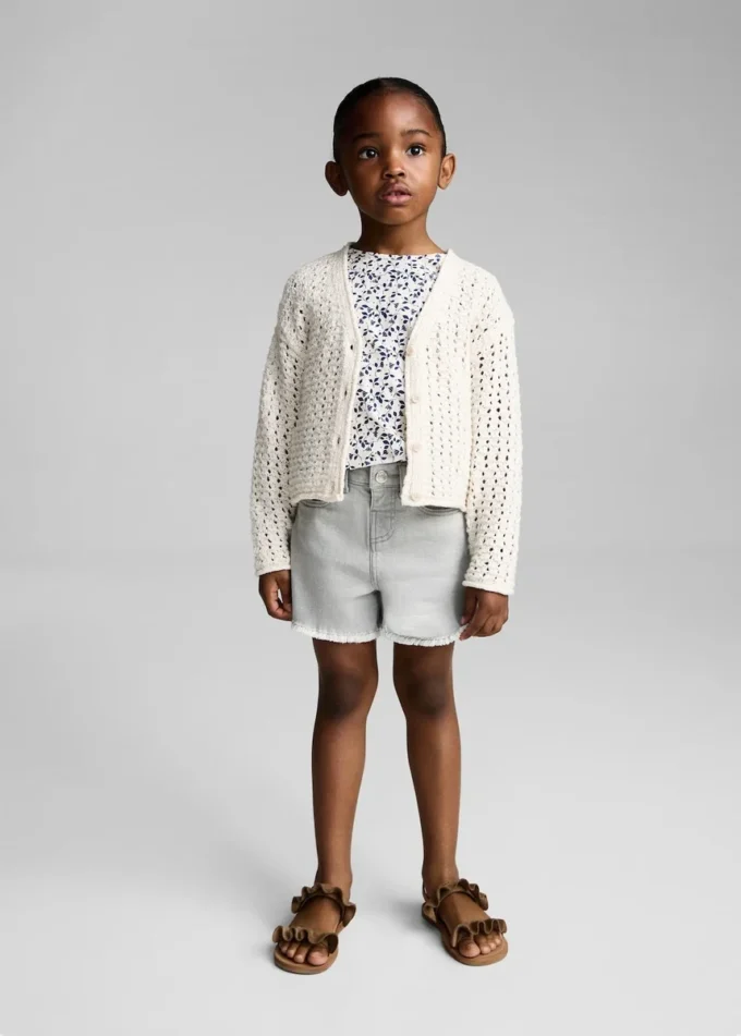 Short en denim à ourlet effiloché Short en denim à ourlet effiloché