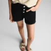 Short en denim à ourlet effiloché