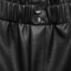 Short en simili cuir