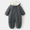 Sweat à capuche matelassé avec capuche en fourrure