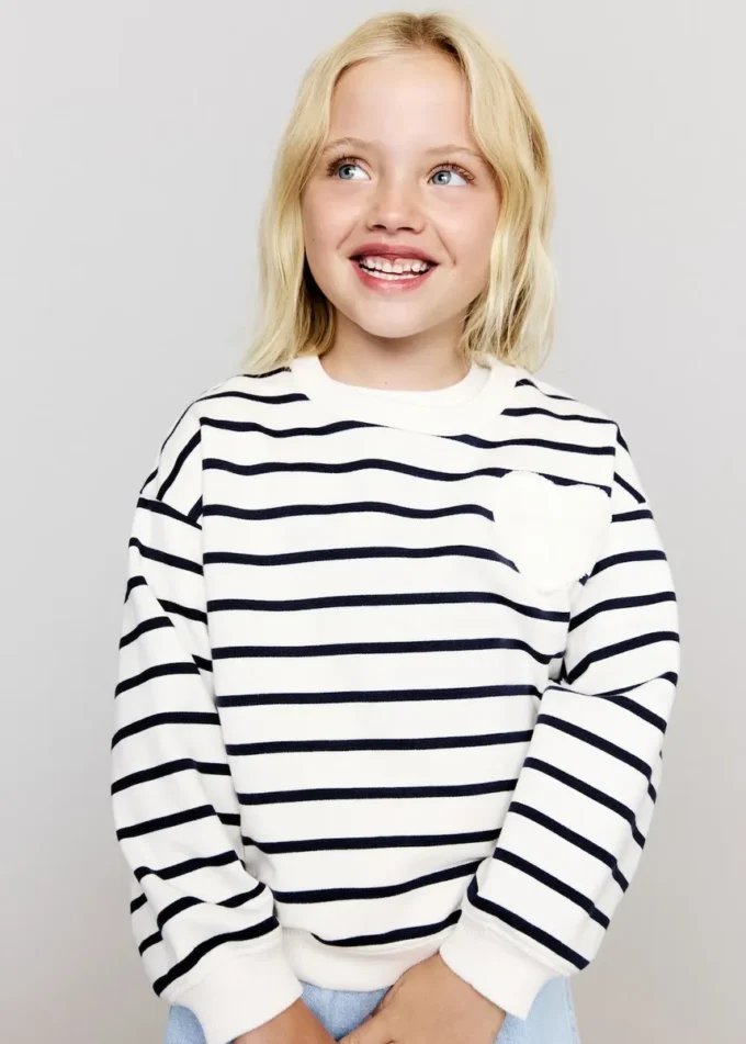 Sweat-shirt avec cœur brodé