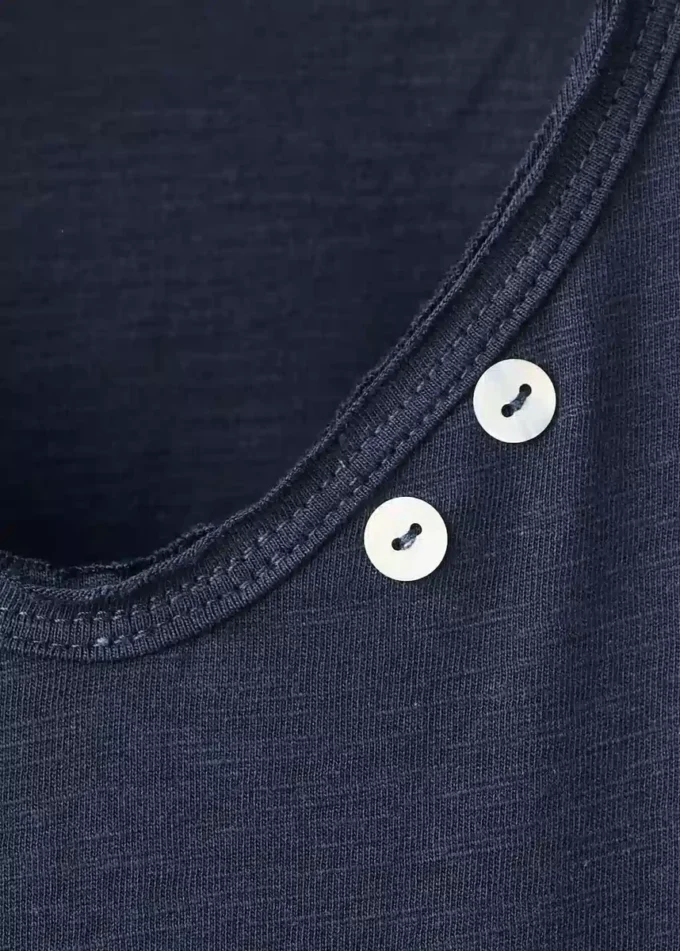 T-shirt avec boutons en nacre