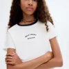 T-shirt avec col contrasté brodé