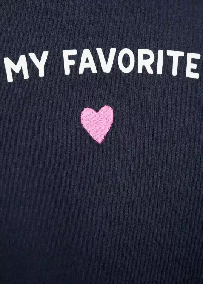 T-shirt avec message en forme de cœur T-shirt avec message en forme de cœur