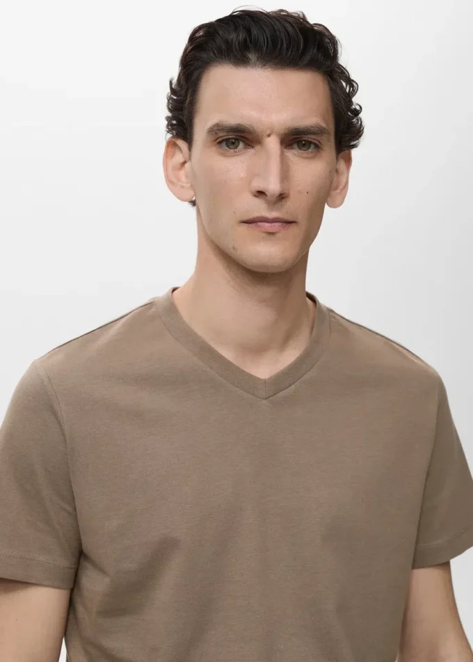 T-shirt à col en V