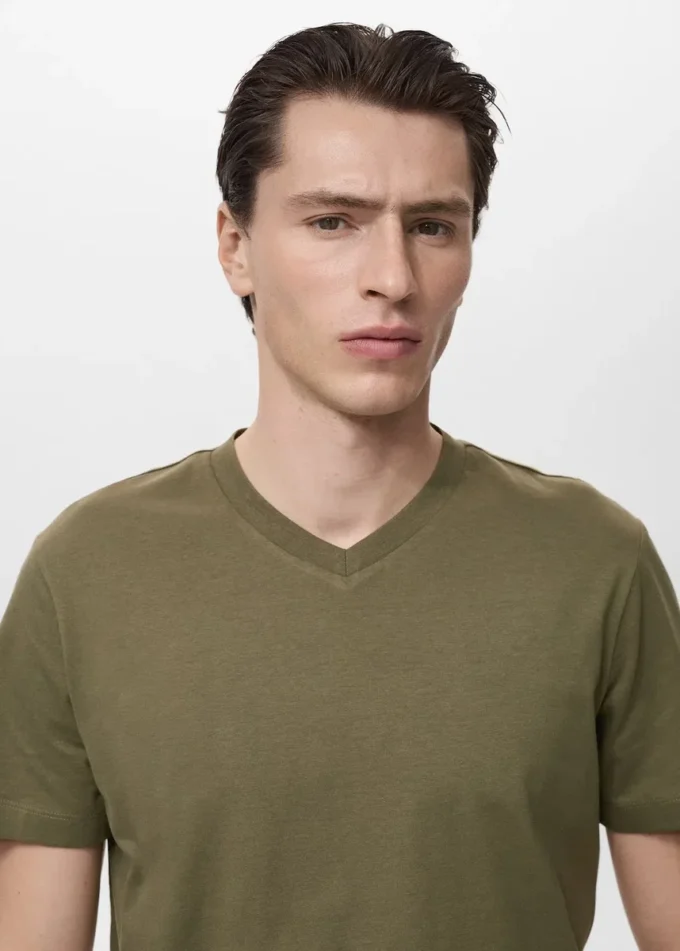 T-shirt à col en V