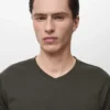 T-shirt à col en V