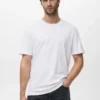 T-shirt de poids moyen et coupe classique