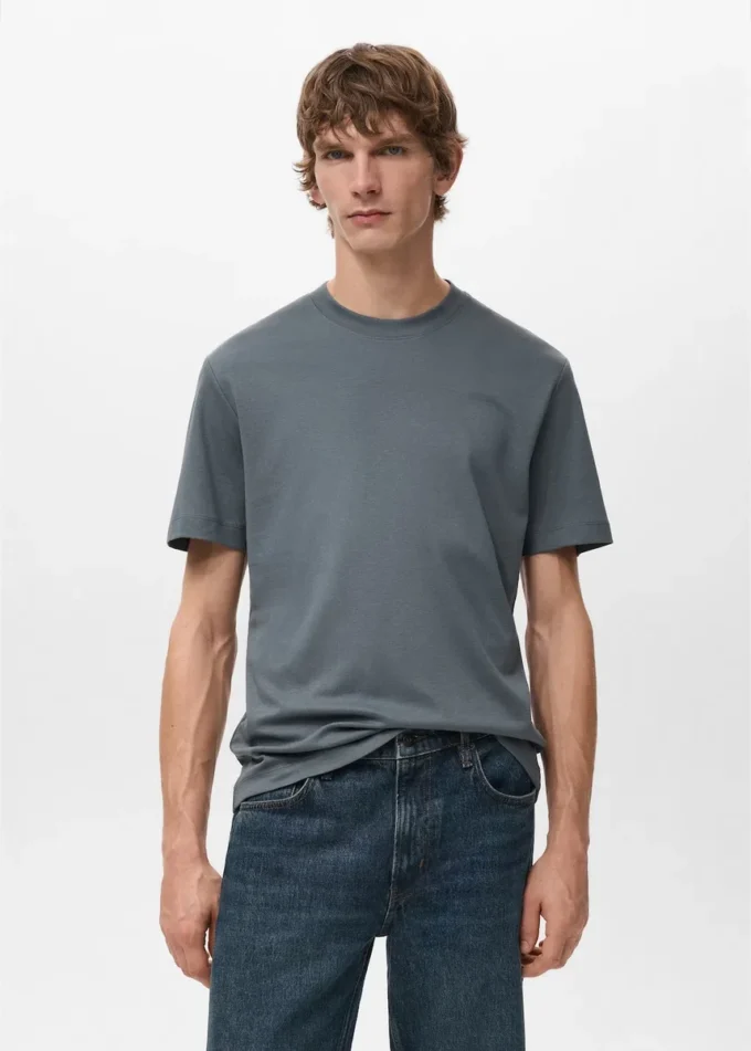 T-shirt de poids moyen et coupe classique