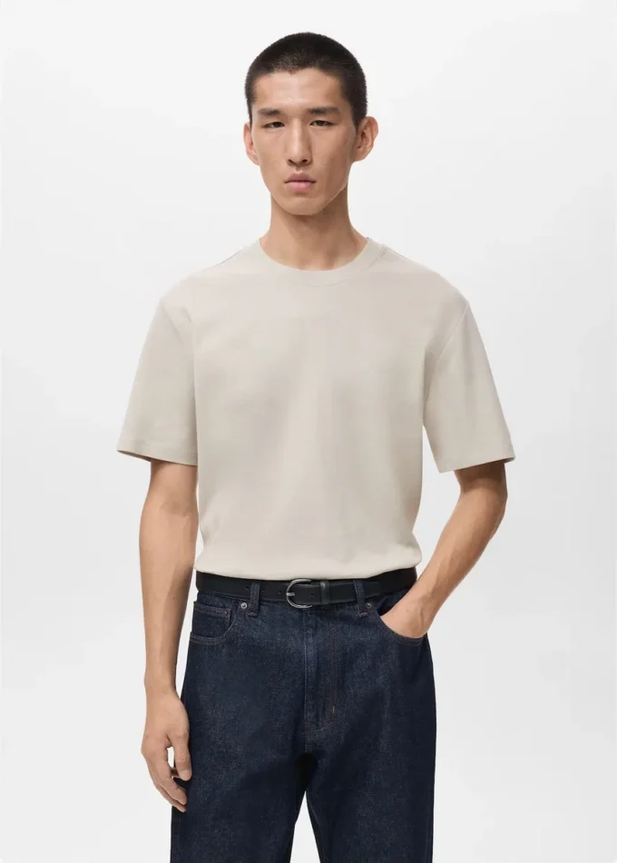T-shirt de poids moyen et coupe classique