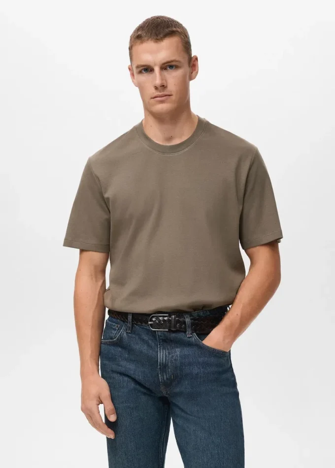 T-shirt de poids moyen et coupe classique
