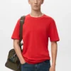 T-shirt de poids moyen et coupe classique