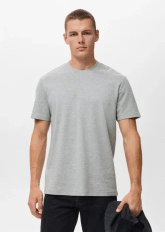 T-shirt de poids moyen et coupe classique