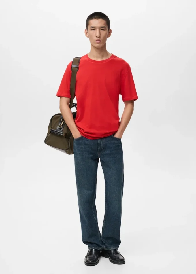 T-shirt de poids moyen et coupe classique