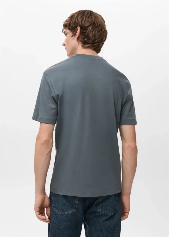T-shirt de poids moyen et coupe classique