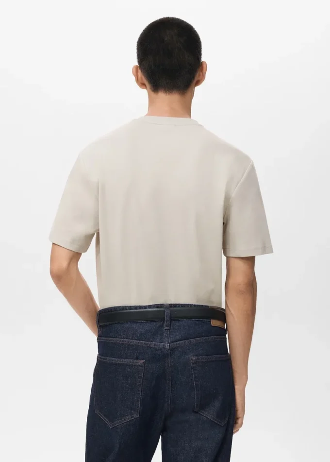 T-shirt de poids moyen et coupe classique