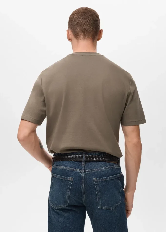 T-shirt de poids moyen et coupe classique